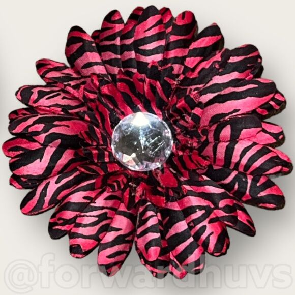 ☑️ Bundle Sale 3 for $15 | Large Floral Barrettes x 2 - Picture 4 of 8